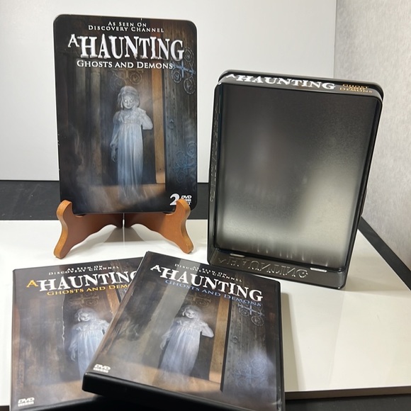 A Haunting Ghosts and Demons 2 disc DVD Set - Picture 1 of 12